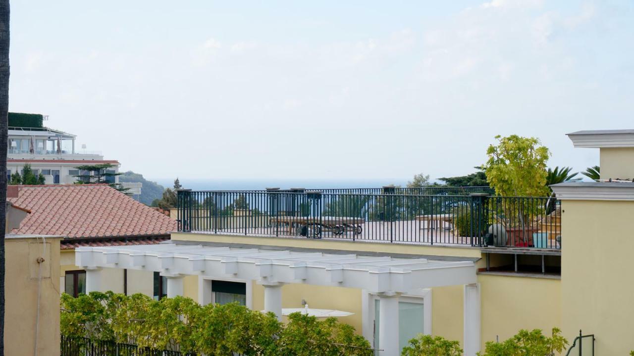 B&B Syrentum Сорренто Экстерьер фото